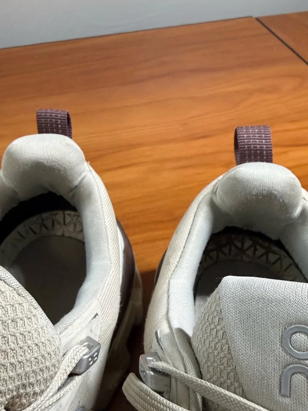 On Running Cloudwander Waterproof Hiking Sneaker Shoe Running Ivory Sand‎ W9.5